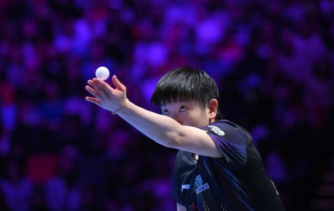 leyu公司-历史第一人！孙颖莎4-1王曼昱夺冠：女单世界杯三连冠创纪录